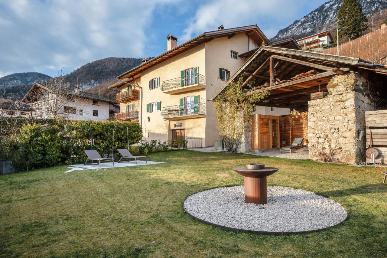 Brantenhof Ferienwohnung Vinea Cortaccia Bagian luar foto