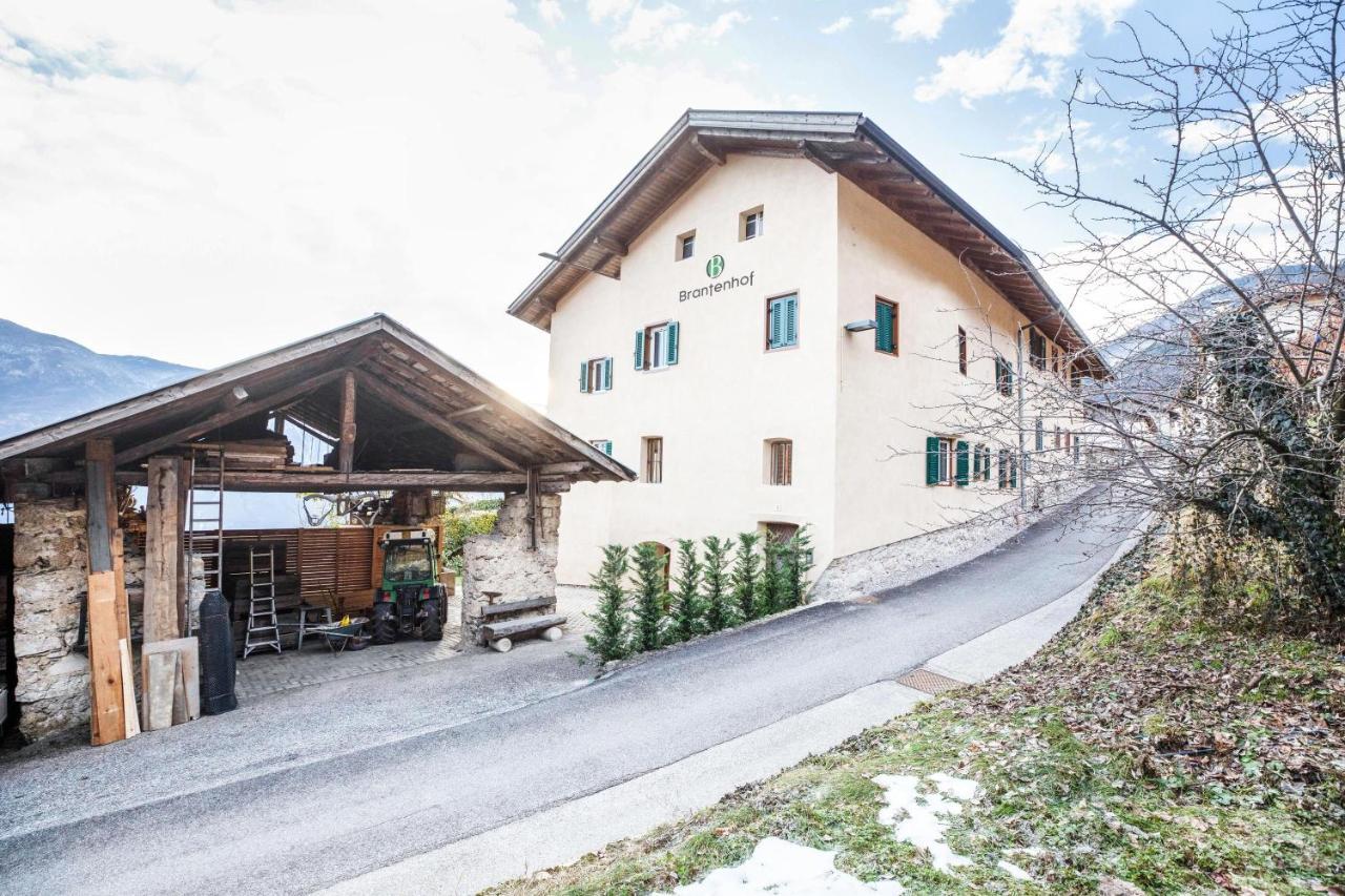 Brantenhof Ferienwohnung Vinea Cortaccia Bagian luar foto