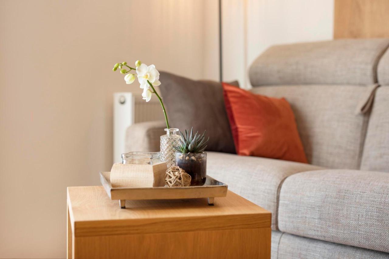 Brantenhof Ferienwohnung Vinea Cortaccia Bagian luar foto