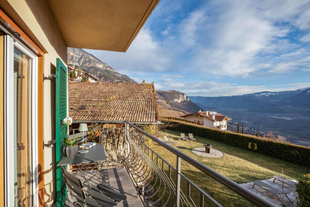 Brantenhof Ferienwohnung Vinea Cortaccia Bagian luar foto